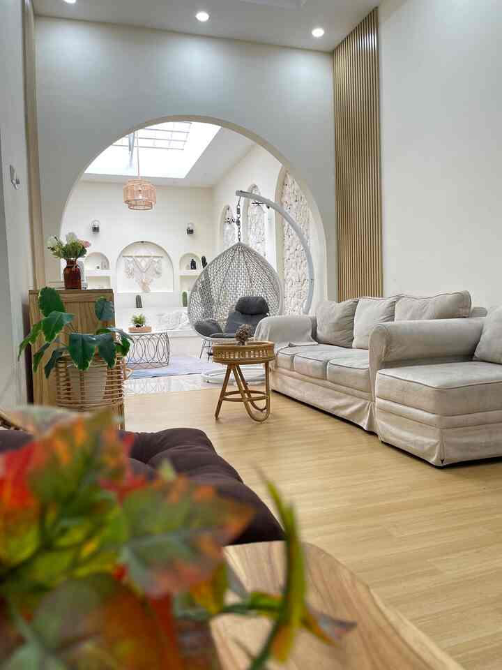Dengan konsep japandi style yaitu perpaduan nuansa white & brown menambah kesan nyaman, lembut dan natural.
#livingroomstyle
#decorlivingroom
#livingroommakeover