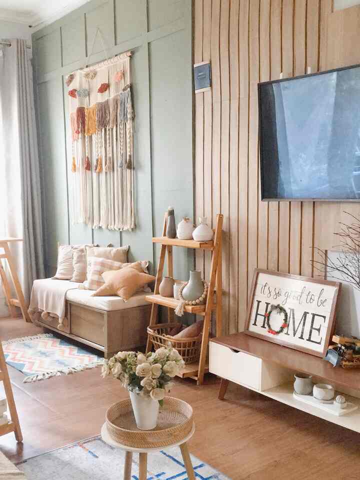 Minimalist LivingRoom
Additional living room, multi-purpose, can be a mudroom too....To give it a natural home look, we included wooden elements.

#LivingRoomStyle
#LivingroomDecor
#LivingroomMakeOver
#LowBudget
#minimalist livingroom
#Lovingroom Decor Ideas
#HomeDecor