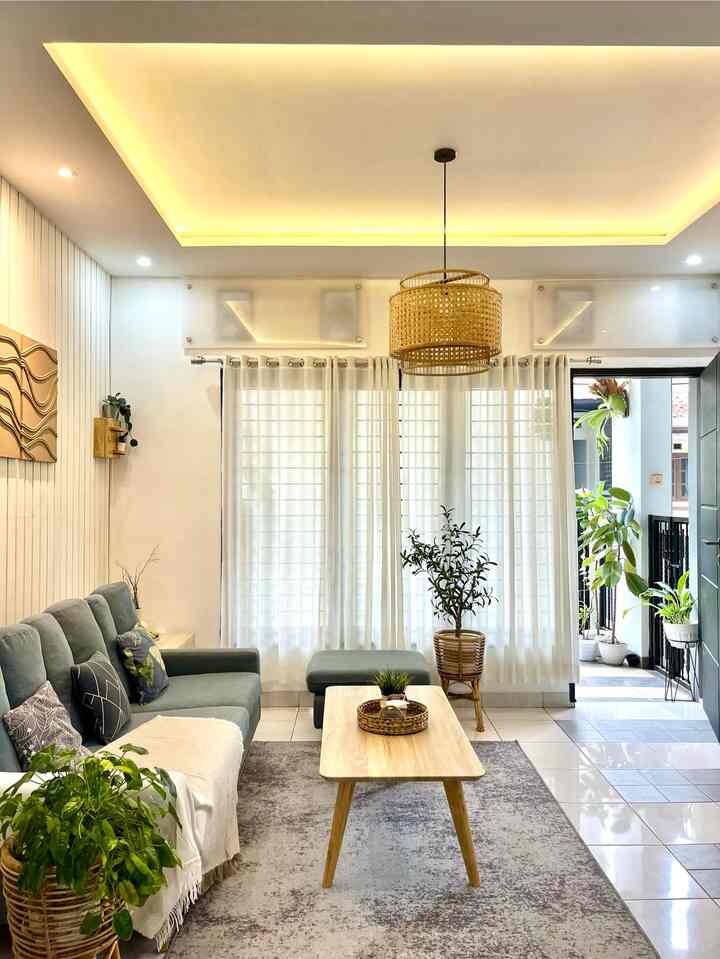 Living Room Boho-Scandinavian✨

Kami menyukai ruang tamu yg homi ada nuansa tropisnya dipadu padankan dengan nuansa dan warna natural. Untuk menciptakan ambience tersebut kami menambahjan tanaman hidup dan item dekorasi yang berniansa boho-scandinavian seperti menambahkan karpet dan throw blanket nordic. Aku mendapatkan benda2 dekorasi tersebut secara online.

#livingroomstyling
#dekorlivingroom
#livingroommakeover
#livingroombohoscandinavian

