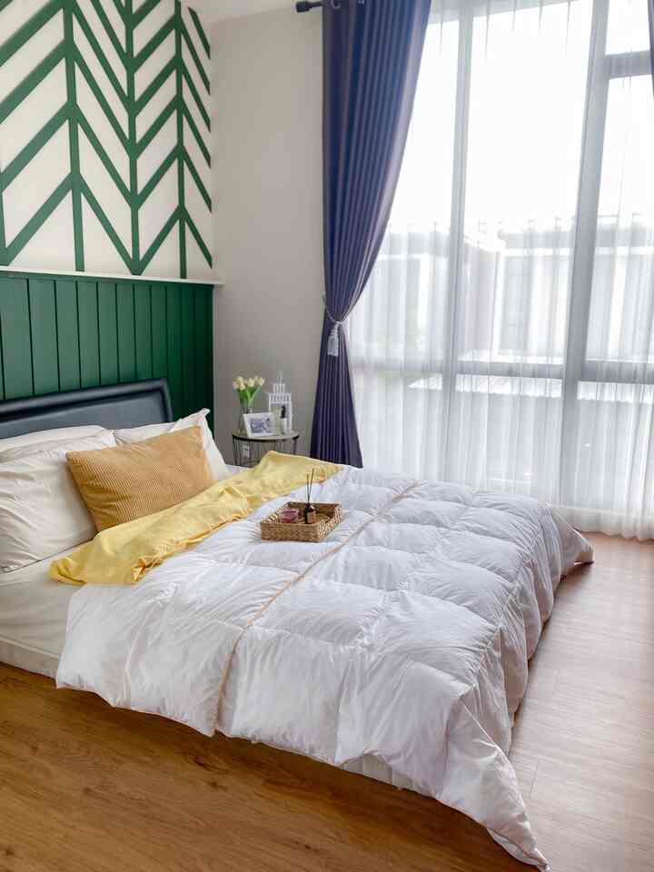 Salah satu moment favorite keluarga berada di kamar utama , kami sekeluarga bisa berkumpul sambil bercanda ria sambil bermalas-malasan di tempat tidur

Hal paling yang sering di lakukan sebelum tidur atau sekira nya menghabiskan waktu adalah membaca buku 

Memiliki 2 anak perempuan yang periang , senang menghabiskan waktu bersama dengan bercanda gurau sambil bermain 

Klo cuaca sangan nyaman (tidak panas) kami bisa melihat area luar dari jendela besar kami dari dalam kamar

Menghabiskan waktu bersama di dalam kamar adalah salah satu moment favorite kami sekeluarga

#waktufavoritdirumah
#favoriterooms
#favoritedecoritems
#segehouse