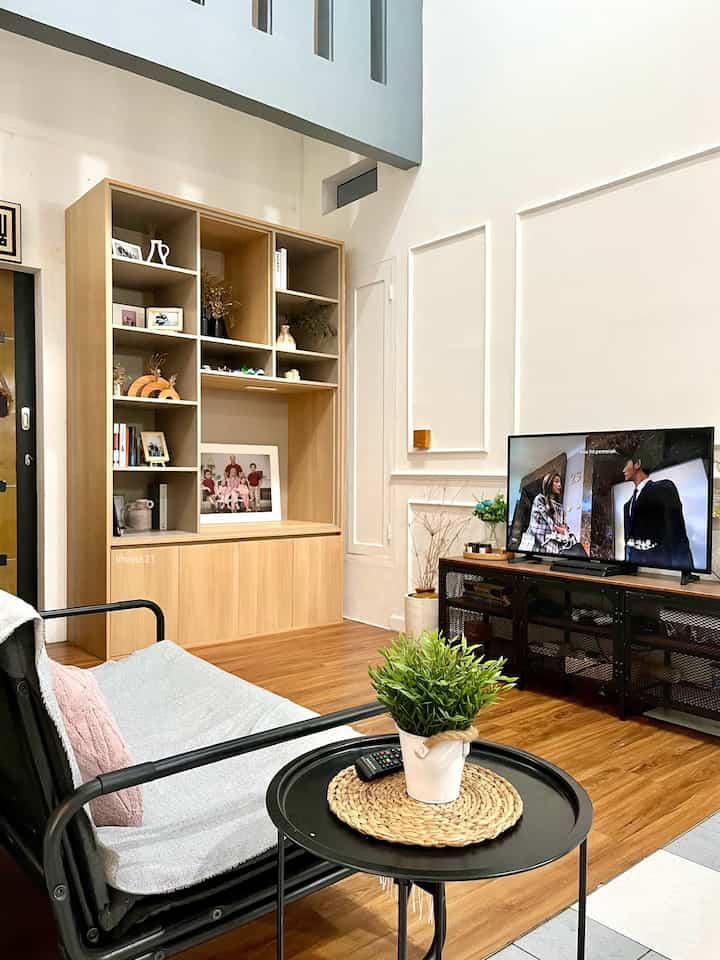 Family Room Multifungsi ✨

Moment favorit di rumah biasanya dilakukan diruangan ini, dimana di family room ini kami sekeluarga bisa melakukan hobi masing2 maupun bersama-sama disini. Disini bisa membaca buku fav kami, menonton, membuat DIY dan kreasi bersama. Dengan sering berkumpul dan melakukan aktifitas favorit bersama bonding kami semakin erat.

#WaktuFavoritDiRumah #FavoriteRooms
#FavoriteDecorItems #familyroom #lifewithkids #favoriteMoment #familyactivity
