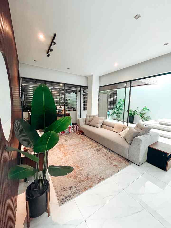 ✨Living room styling✨

This is how I style my living room. Mau buat spacious dan nyaman. 

Jadi anak2 lu bisa bebas main di karpet. 

#livingroomstyling #dekorlivingroom #livingroommakeover