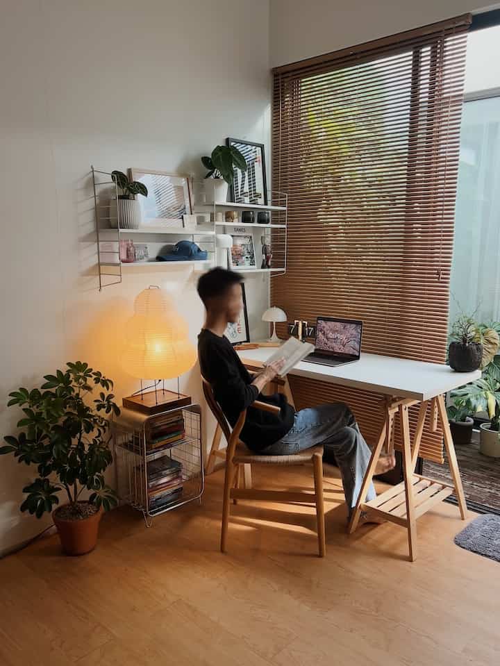 Hello, my favorite moment at home is in the morning at this multi-purpose table, spending the morning reading a book and listening to music
#favoritetimeathome #favoriterooms #favoritedecoritem #slowmorning #music #books