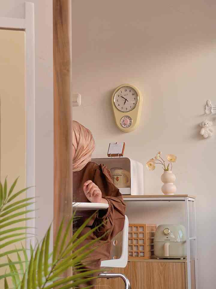 Terang sore adalah momment favorite 
Kalau terang sore gini seneng banget bisa duduk santai sambil baca2 atau mendengarkan music 
Di area sini adalah tempat favorite untuk bersantai 
#waktufavoritdirumah
#favoriterooms
#favoritedecoritems
#koreanhouse
#koreanstyle
#minimalis 