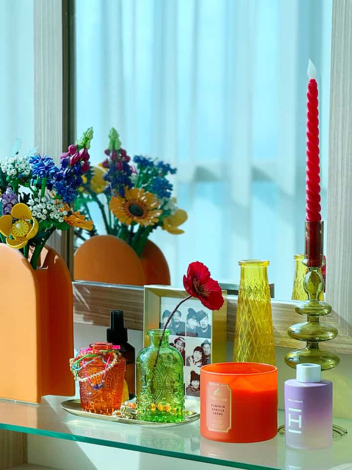 Banyak pernak pernik juga suasana yang semarak, beberapa hal yang mudah ditemukan di #PojokBoho ✨

#TinyHome #Apartment #InspirasiDekor #Boho #Bohemian #Plants