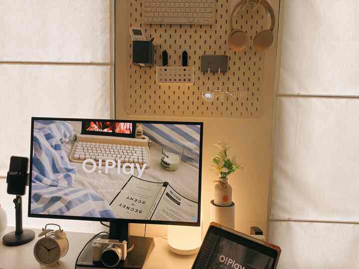 Ruang kerja yang udah jarang kita gunakan karna sudah balik WFO🥲 huhu kangen WFH dirumah. 

#DekorRuangKerja
#HomeOfficeInspiration
#FavoriteRoom
#DeskSetup
#MejaKerjaAesthetic
