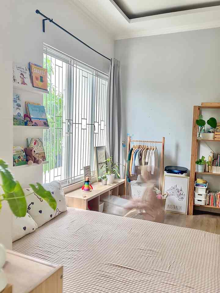 reorganizing bedroom • my best moment in the morning

Menikmati golden hour di bedroom ini sambil merapikan barang-barang adalah hal rutin setiap pagi sekaligus moment favorit saya di rumah. Lanjut menyiram tanaman, vacuum and done. Kalau rumah rapi gini rasanya segar dan relax. Please enjoy every moment at home with your family, happy Ramadan..

#WaktuFavoritDiRumah
#FavoriteRooms
#FavoriteDecorItems
#bedroomorganizing
#rumahcluster 