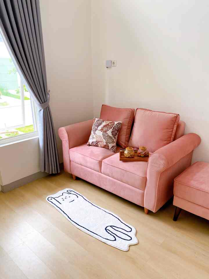 Living Room Pink ini jadi tempat favorit untuk bersantai dan menikmati kopi beserta camilan. Apalagi diwaktu siang, udara semilir bertiup. Makin menjadikan ruangan ini tempat yang enak untuk menghabiskan waktu.
Jangan lupa, tempat camilan dan nampan kayu ini jadi teman diwaktu-waktu favorit 💕


#WaktuFavoritDirumah
#FavoritRooms
#Pinkylivingroom
#FavoriteDecorItems
#Mylittlelivingroom
#Ruangtamusempit