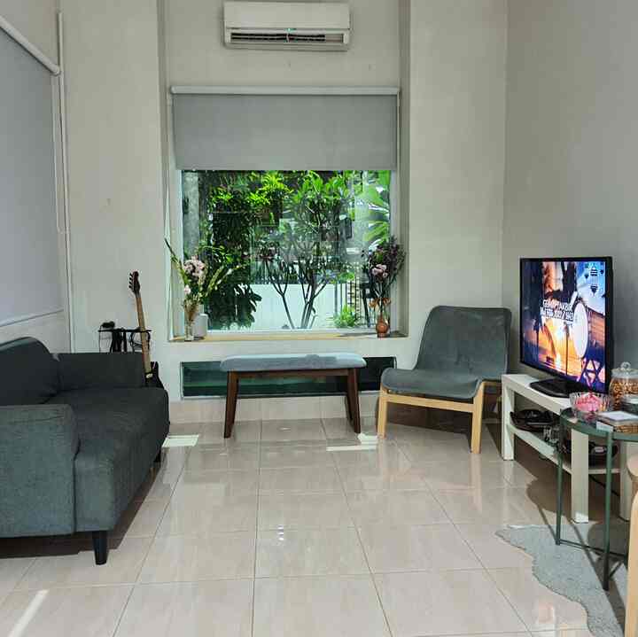 Seperti baju baru alhamdulillah tak ada pun tak apa-apa.

Begitu pun untuk furnitur dan dekorasi hari raya di rumah kami. Dari tahun ke tahun hanya bunga segar dan tata letaknya yang baru atau berubah supaya memberi nuansa fresh.

#DekorasiLebaran
#DekorasiIdulFitri
#DekorRamadhan