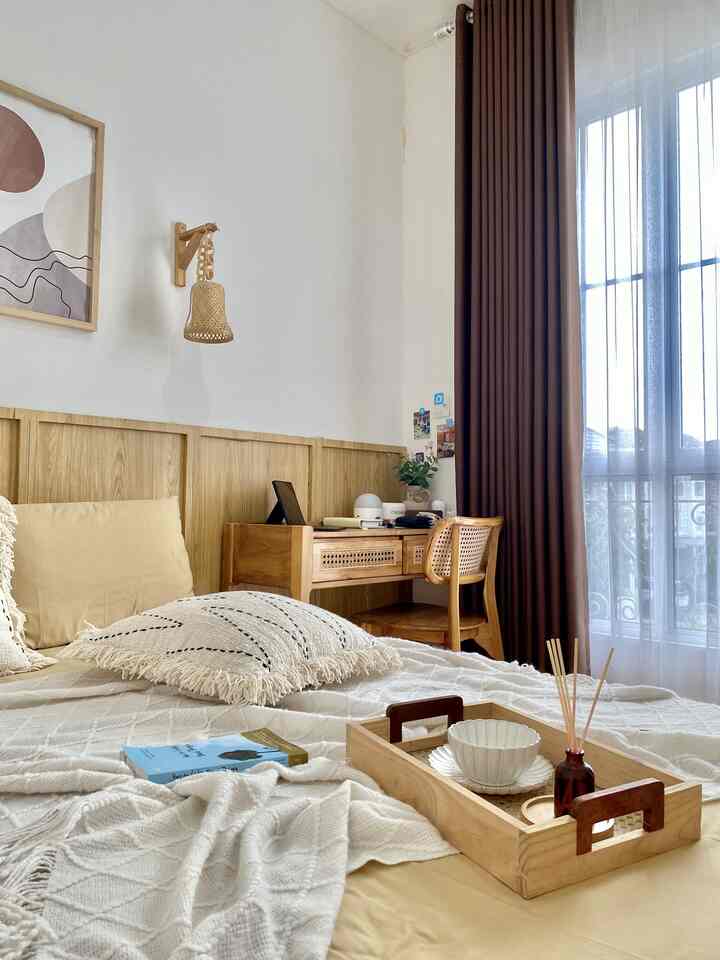 My favorite moment at home is in the afternoon when all the housework is finished, I usually fill my time relaxing, reading a book, or just enjoying the afternoon from the bedroom window while waiting for my husband to come home, meanwhile my children are usually playing with their friends.

#FavoriteTimeAtHome
#FavoriteRooms
#FavoriteDecorItems
#BedroomDecor
#BedroomStyling
#AestheticBedroom