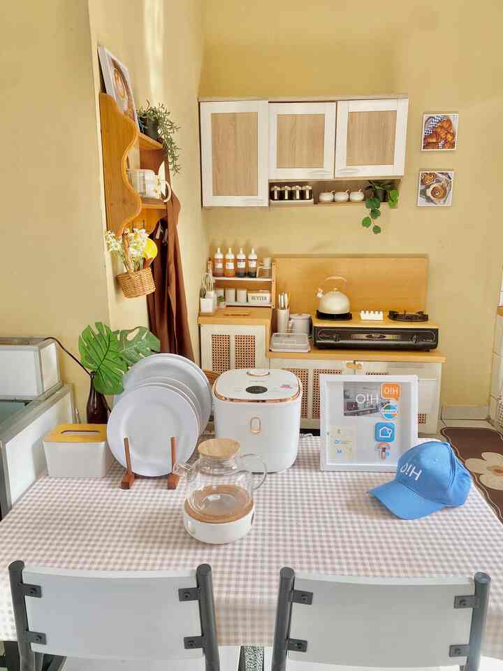 Belum ada dekorasi lebaran karna masih galau mau mudik apa nggak yang penting dapur rapi dan bersih dulu 😁🤍✨ 

#DekorasiDapur
#Dapurkecilku
#InspirasiDapurOpenSpace
#RumahRantau
#AsramaBrimob