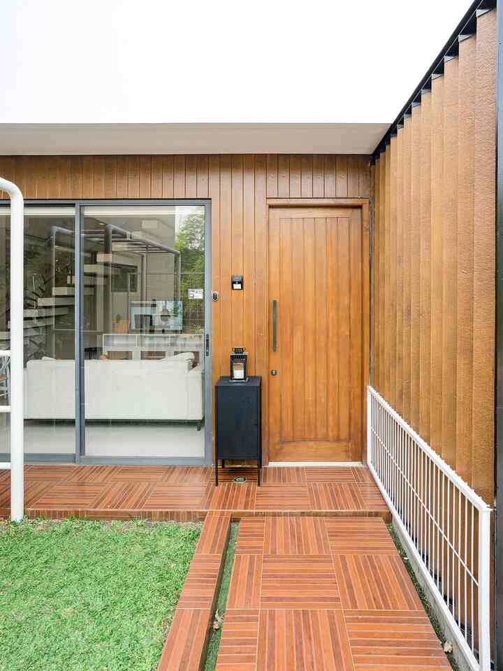 Masuklah ke oasis kami: teras rumah kami menyambut Anda dengan tangan terbuka, diapit oleh taman gurun yang mengingatkan pada lanskap kaktus Arizona yang mempesona.
#teras
#taman kaktus
#minidesertgarden
#kebun kering
#minimalis
#nordichome
#theabchaven