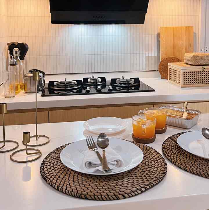 Ramadhan Decoration.

Tahun ini alhamdulillah kami dikasih kesempatan untuk mudik. Oleh sebab itu, untuk Lebaran kali ini tidak banyak yang kami lakukan untuk dekorasi rumah. Hanya saja saat Ramadhan kemaren kami mengubah set dining room kami bertemakan Ramadhan dengan menambah sentuhan berwarna gold dan warm.

#DekorasiLebaran
#DekorasiIdulFitri
#DekorasiRamadhan
#DiningRoomRamadhan
#DiningRoom