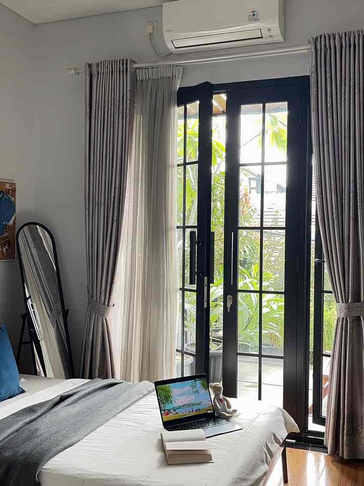 
KIDS ROOM ✨

Kamar yang kami buat sesuai dengan kebutuhan anak remaja agar anak aman, nyaman dan fungaional.

Jendela besar di buat agar sirkulasi udara dapat dan lantai menggunakan kayu parket agar kamar menjadi hangat. Kamar anak yang di buat nyaman, aman serta se fungaional.  



#KidsFriendlyHome
#RumahRamahAnak
#FamilyFriendlyAnak
#Kidsbedroom
#Midcenturymodern
#Tangsel