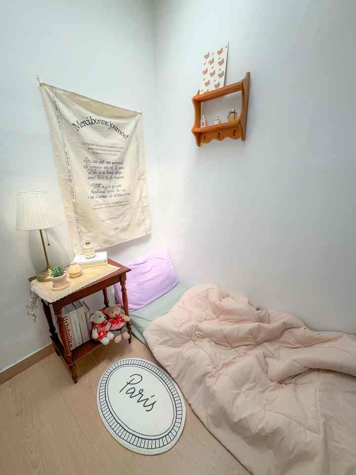 My new bedroom decoration 🤍
Abis beli meja kayu kecil baru. Dan suka banget baguuss😍


#bedroom #bedroomdecoration #kamartidur #bedroominspo #decor #roomdecor #minimalist #koreanroom #studioroom #koreanstudio #inspirasikamartidur #bedroomdecor 