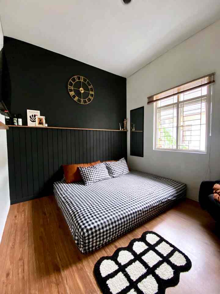 ➖ Bedroom Style

Kondisi kamar tidur setelah deep clean sebelum ditinggal mudik 😁

Selamat lebaran, selamat mudik semuanya tetangga O!House 🖤

#bedroomstyle #bedroomdecor #kamarutama #kamartidur #kamarmungil #kamartidurmungil #rumahmungil #rumahdeveloper #rumahcluster #inspirasikamartidur #inspirasikamar #dekorasikamartidur #diykamartidur #diywallbatten 