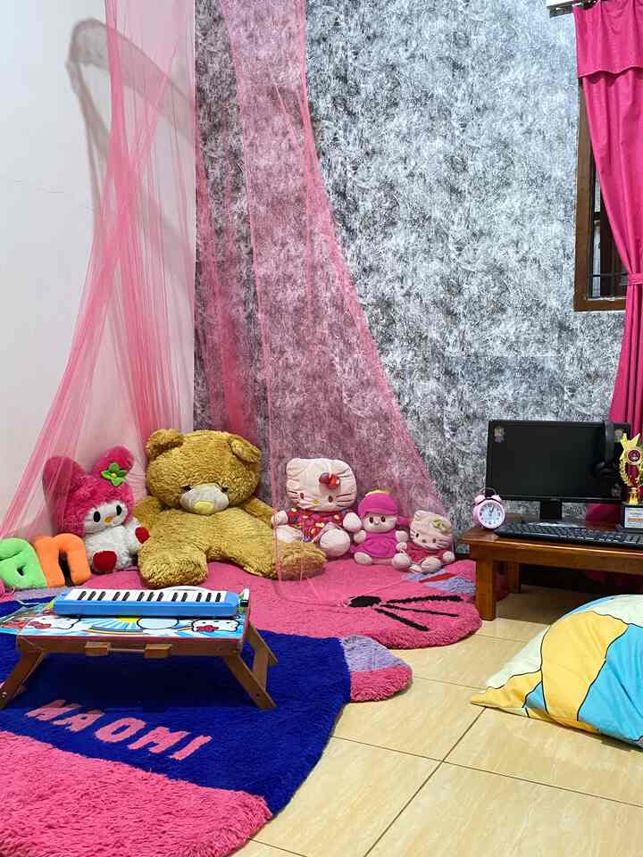 Child&kids Friendly

The cutest room in the house, the first child with his favorite characters and colors. This room is still a place for his older brother and his friends to play so that it doesn't take too much effort to clean up toys. This is usually a room that is never tidy.

#KidsFriendlyHome
#ChildFriendlyHome
#FamilyFriendlyDesign
#KidsZone
#DecorLowBudget