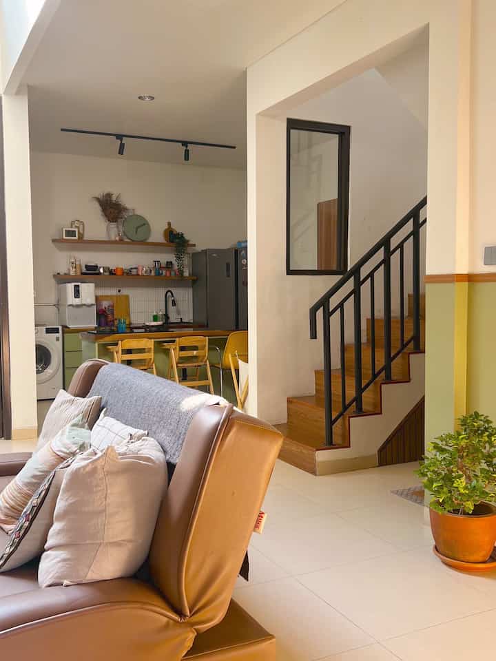 Selalu menjadi tempat favoritku💞
#rumahku Surgaku
#90 meter persegi
#pertengahan abad modern
#rumahrenovasi
#Roma
#jotun
#dulux