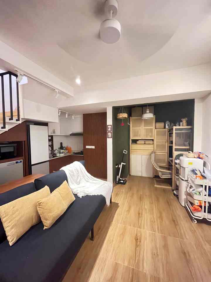 Rumah ramah anak 🤩 kami selalu berusaha beli barang2 yang sudutnya ga tajam!
Supaya ketika anak kami bermain semua aman terkendali hehehe

#KidsFriendlyHome
#RumahRamahAnak
#FamilyFriendlyDesign
#LivingRoom
#InspirationFurniture
#RumahMungil
#Kibouichi