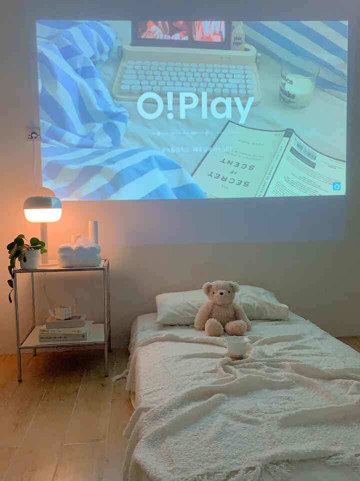 Suasana malam di kamarku ✨🌙
#kamarestetik #inspirasikamar #aesthetic #bedroomideas #roomideas #kamarminimalis