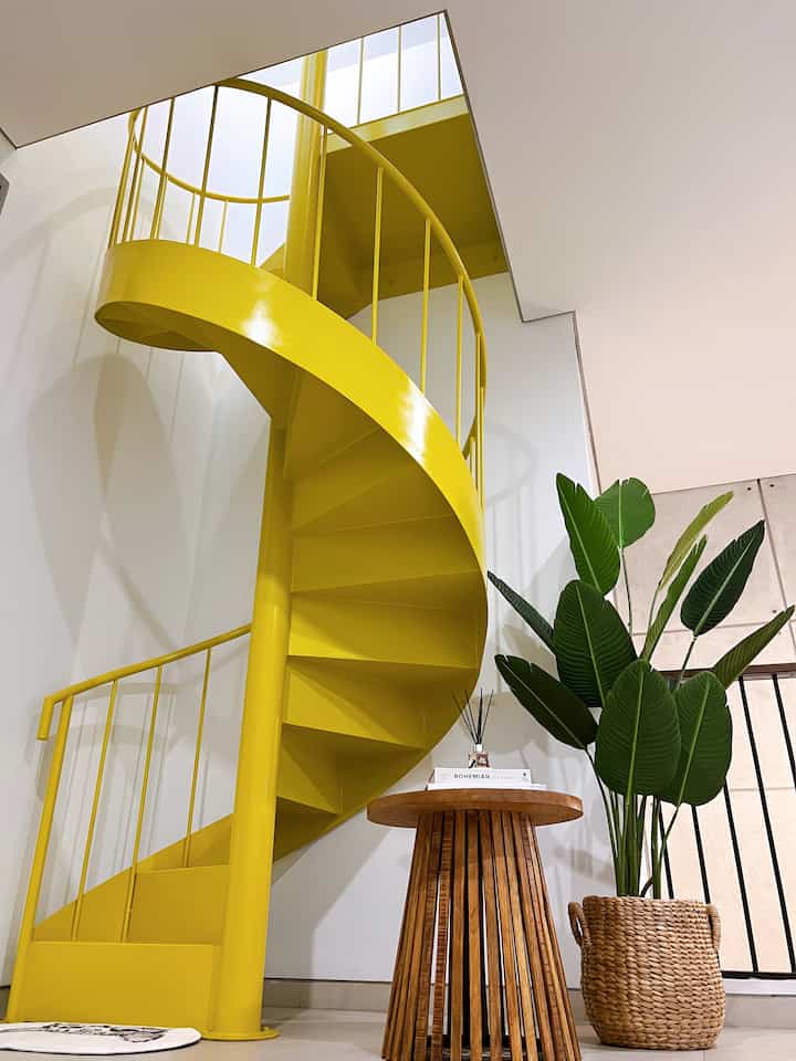 .tangga kuning.

Spot favorit buat foto-foto dintangga puter warna kuning,,

#tangga
#tanggaputar
#tanggaestetik
#inspirasitangga
#desaintangga
#tanggakuning