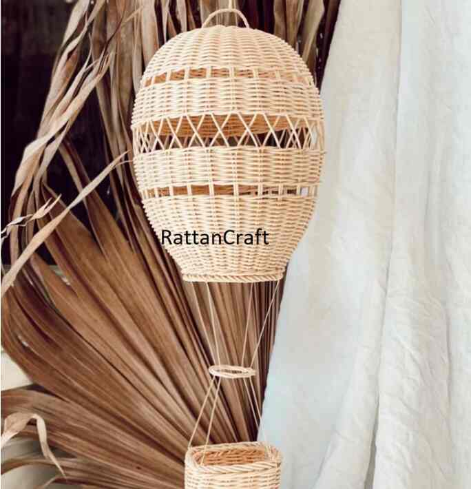 Cup Lampu Balon Udara dari Rotan