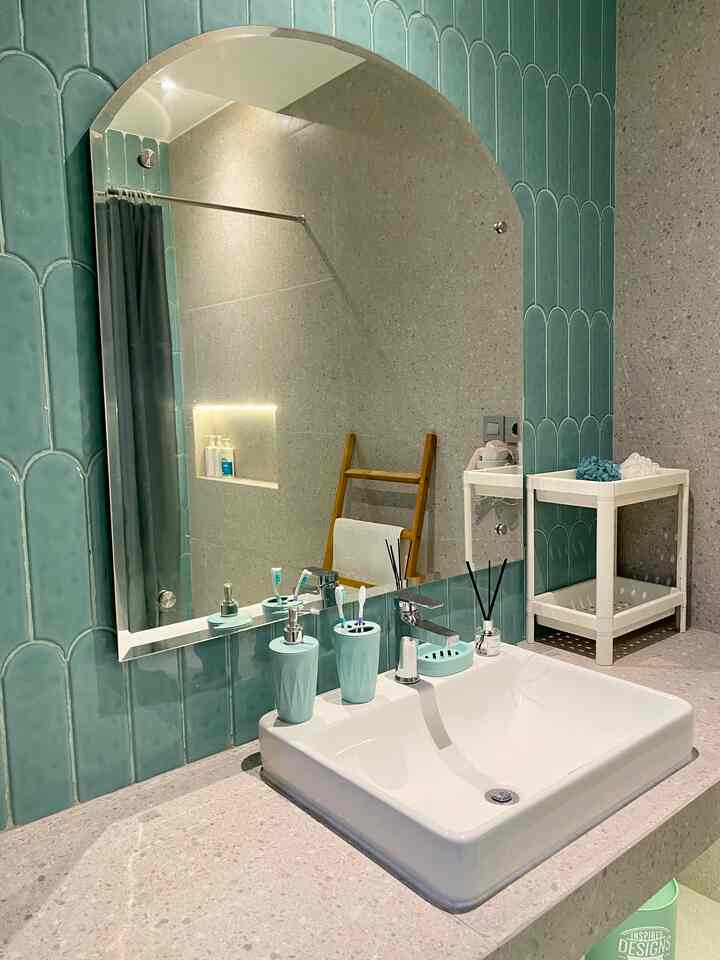 Halo teman Ohouse, selamat datang di benda favorite dari house.of.chel 🙏🏻

slide 1 

lantai kamar mandi utama yang bernuansa hijau tosca berbentuk ini merupakan kesayangan kami karena dicari nya yang tidak mudah dan unik bentuknya seperti paruh burung merak . nuansa hijau tosca ini mendominasi kamar mandi kami

slide 2

laci meja tv ruang keluarga kami merupakan benda yang kami sukai karena untuk panjang nya dapat di atur seduai lebar dari area tv kami

slide 3

benda kesayangan kami ini adalah set sprei dan bedcover sage green ini dimana merupakan warna favorite kami dan dapat menjadi pelengkap bagian dari kamar utama kami

slide 4

Tanaman kesayangan kami ini terletak di area rooftop adalah kaktus koboi karena cocok buat membantu dekorasi ala tropical vibes ala villa bali 

#BendaFavorit
#RekomendasiDekor
#RecommendeDecorItems