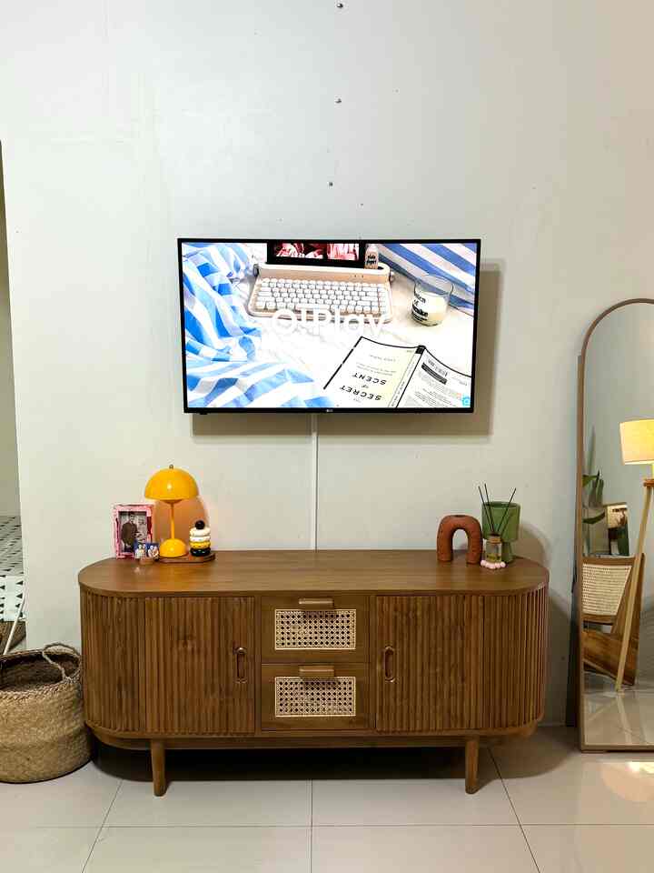 Halo tetangga Ohouse! 
Secinta itu aku sama perabotan berbahan kayu
4 Benda Favorit di PearlHouse tentunya furniture perkayuan 😍
1. Buffet Tv 
2. Meja Sudut 
3. Kursi santai 
4. Lampu sudut 



#BendaFavorit
#RekomendasiDekor
#RecommendedDecorItems