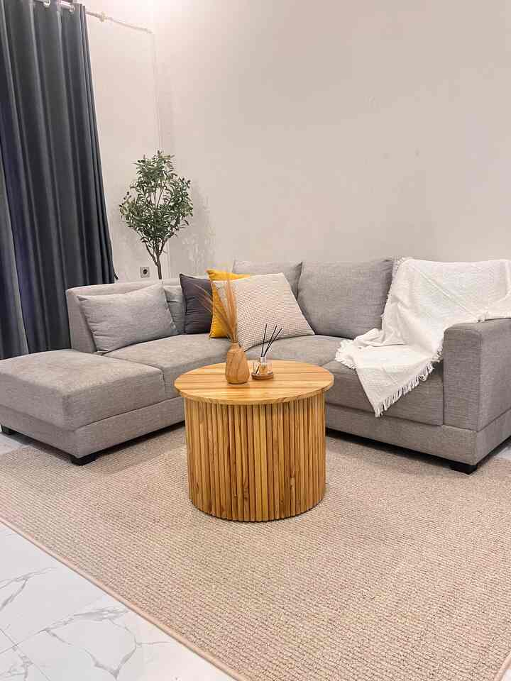 Beberapa barang favorite di living room, barang - barang ini membuat ruangan menjadi lebih cantik.  Dari mulai karpet, sofa, dan pohon artificial. 


#BendaFavorit
#RekomendasiDekor
#RecommendedDecorItems
#livingroom
#designlivingroom
#dekorasiruangtamu
#designruangtamu
#japandi