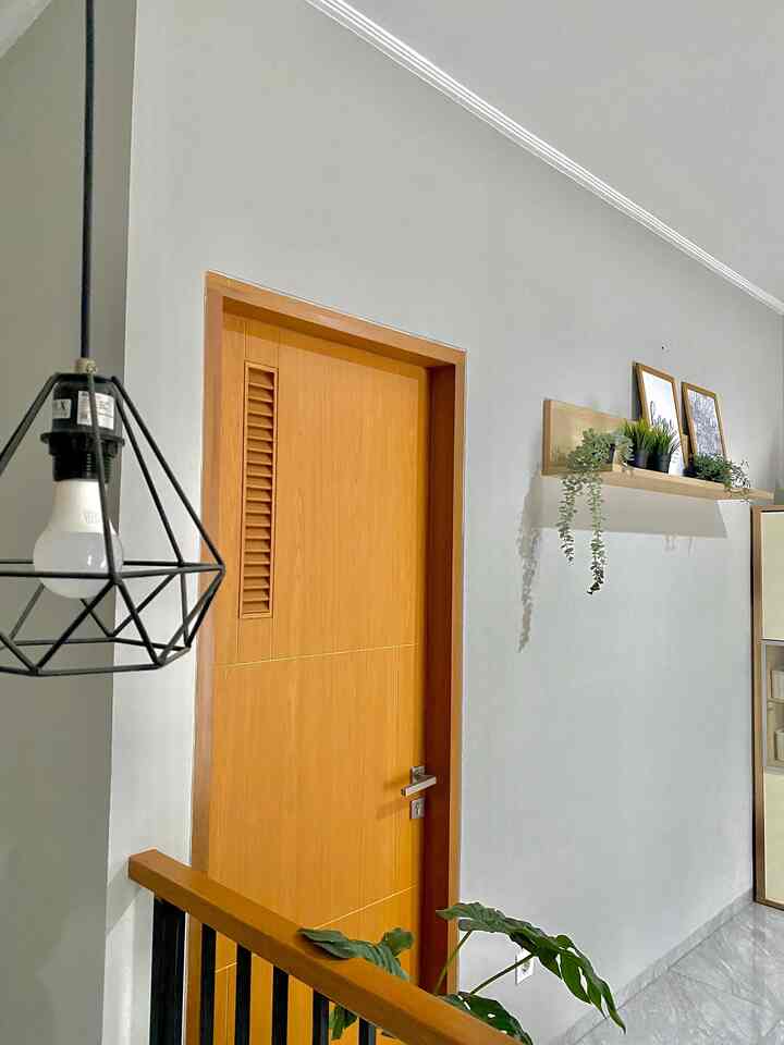 Dekoratif item yang saat ini paling aku sukai yaitu walldecor city map dan home yang saat ini terpajang di ruang tv.
Selain karena itu sebagai kenangan tukar kado dari tetangga online, juga desainnya yang memang sangat unik dan ga pasaran.

#BendaFavorit
#RekomendasiDekor
#RekomendasiDekorItems
#RuangTV
#RuangKeluarga