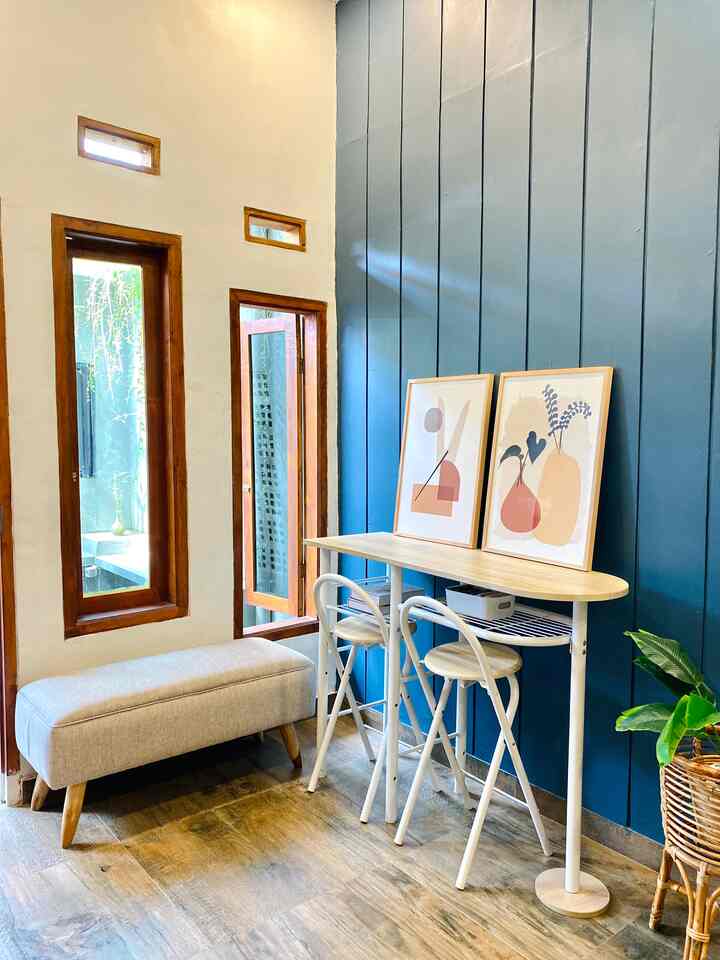 Mau spill beberapa benda Favorit di Prameshouse diantaranya 😍 :

💕Walldecor Estetik dari Casadecor 
💕Box Tissue Multifungsi dari Ecoco 
💕Pot Rotan dari Tangan Rotan 
💕Rumput Artificial dari IKEA 
 
Beberapa item benda tersebut sering bgtt berpindah-pindah tempat karena disimpan dimanapun selalu nyaman diliat dan masuk ke semua sudut tema Ruangan di Prameshouse 😍😍😍

#BendaFavorit #RekomendasiDecor #RecomendedDecorItems 