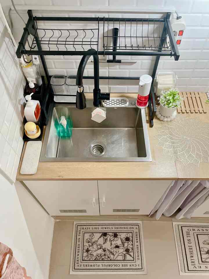 🟰 How to Styling an Inline Kitchen 🟰
This kitchen measures 2.5x2.5m
Minimalist size, isn't it for a kitchen? 🥰

Decoration with #scandinavian White Wooden Theme with Black Accessories

We chose this Kitchen Set by Ikea type Knoxhult because of its color, minimalist model & suitable for those who want to go quickly at an affordable price.


#KitchenStyling #MakeOverDapur #RenovasiDapur #kitcheninspo #inspo #idedapur #kitchenstyle #dapurminimalis