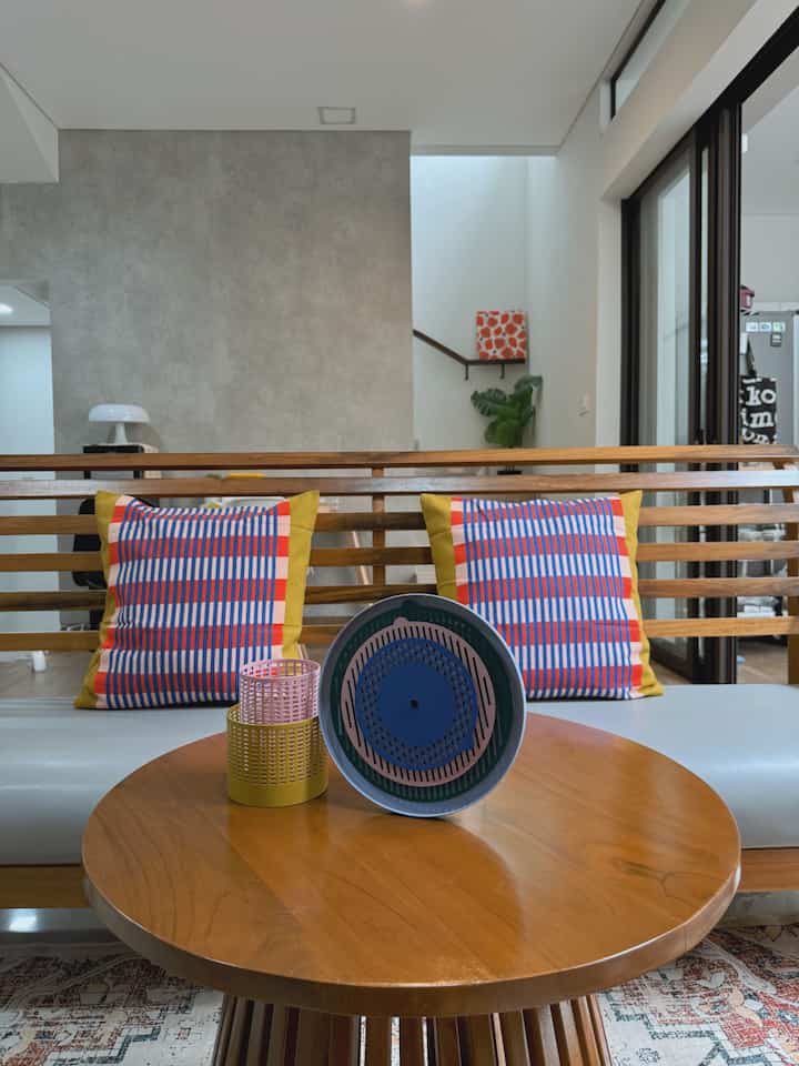 Say Hi to our new favorit decor items from the IKEA Tesammans collection ☀️❤️🍃🥏
Akhirnya wishlist buat nambah item dekoratif yg colorful di area living room bisa terwujud juga.

Who could resists this colorful limited design, iya kan 😆 full of playful designs, vibrant textures and an eye-catching colour palette.

#BendaFavorit
#RekomendasiDekor
#RecommendedDecorItems
#ikea #ikeatesammans #tesammans