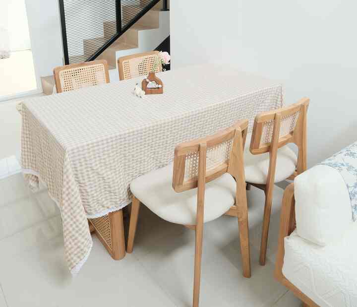 Beberapa Furniture dan Dekorasi Favorit di Damaruma
1. Kitchen Set
2. Dining Table
3. Sofa Living Room
4. Tempat Tidur

Ke empat furniture di atas menjadi favorit karena sesuai dengan tema dan suasana cozy yang ingin diciptakan di rumah, untuk kitchen set bertemakan white woody ala korean dan furniture lainnya menggunakan kayu jati dari jepara.

Printilan aesthetic lainnya seperti lilin, hardcover korean book dan peralatan masak menjadi pelengkap/pemanis dekorasi

#BendaFavorit #RekomendasiDekor #RecommendedDecorItems #KoreanDecorIdeas #KoreanHouse