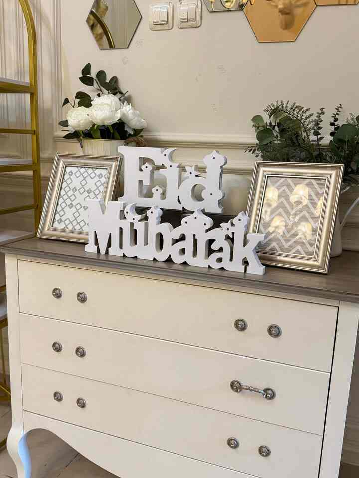 Ini adalah 4 benda favorit di rumah:
1.  Bingkai foto gold
2. Lentera gottgora
3. Rak gntung putih
4. Olive artificial



#BendaFavorit #RekomendasiDekor
#RecommendedDecorltems #Rumahminimalis
#InspirasiHomedecor