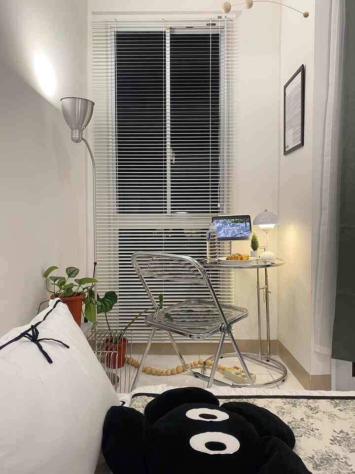 New corner !

Udah lama mau buat home cafe corner gini, akhirnya kesampean juga ! Penting gak penting, tapi percayalah, duduk disini pagi-pagi sambil ngopi / minum susu itu bener-bener bangun positive vibes untuk sepanjang hari ! 🤍

#HomeCafe
#StylingHomeCafe
#HomeCafeInspo