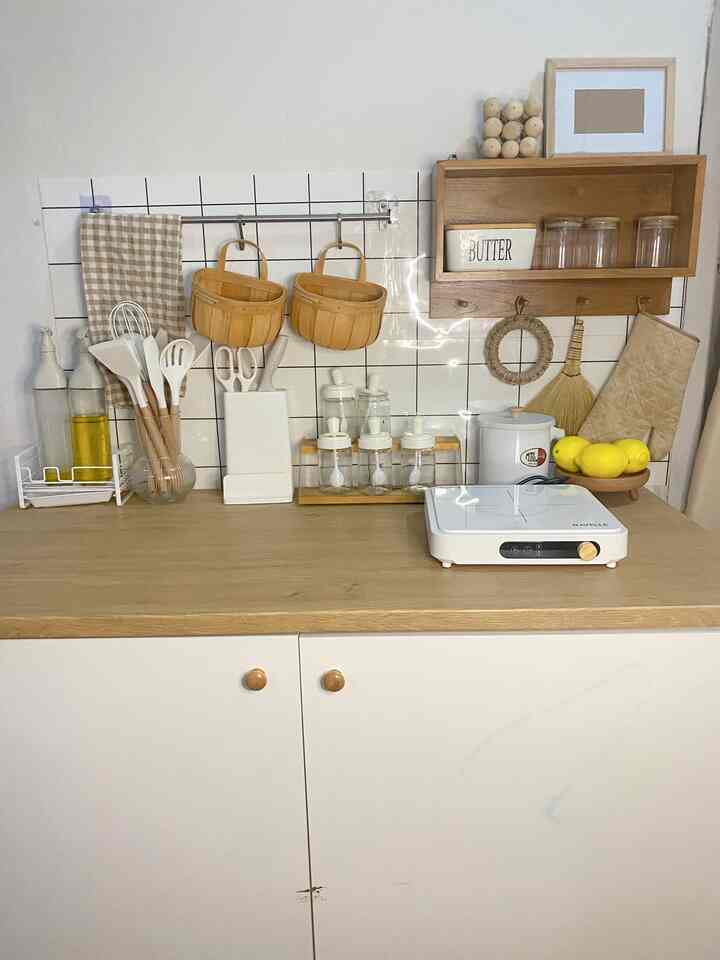 Haloo haii tetangga online, selamat datang di rumah dinas adiba
MasyaAllah heppi bgd salah satu wishlist di tahun 2024 ini tercapai karna punya kitchen set impian aku ini dari knoxhult ikea
Kitchen set ini best buy bgd karna selalu estetik jg storage bawah kabinetnya lumayan besar, disini tema styling kitchen aku ala koreyaa dengan warna white and wood menambah kesan kalem dan cantik
#stylingdapur #makeoverdapur #renovasidapur #dapurmungil #dapurcantik #dapurkorearzzzzzzrzzr.