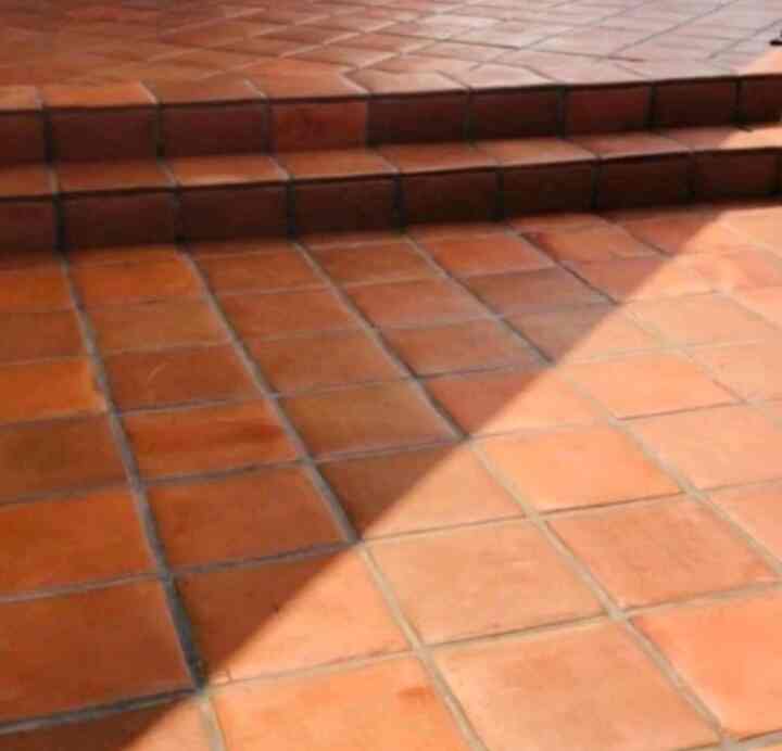 Bata Lantai/ Keramik Terakota