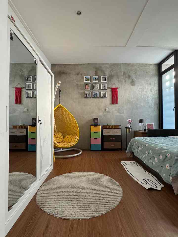 Tips menata kamar tidur agar suasananya nyaman : 
✅ perhatikan cat warnanya 
✅ pastikan kamar selalu rapi
✅ memberikan aroma yang menyenangkan
✅ sesuaikan pencahayaan ruangan 

#rumahyuqibam
#masterbedroom
#kamarindustrial
#inspirasikamarindustrial
#suasanakamartidur