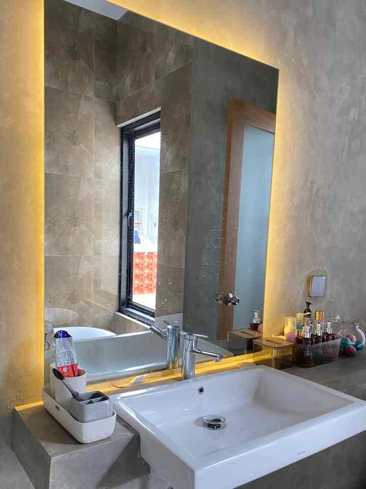 Kali ini mau spill bathroom utana di Wina.Home
Sengaja bikin bathroom senyaman mungkin like hotel biar qt berasa nyaman seperti di hotel. Bener2 bathroom impian bgt 😍
#bathroomindustrial
#rumahindustrial
#bathroom
#kamarmandiutama
#rumahcibubur