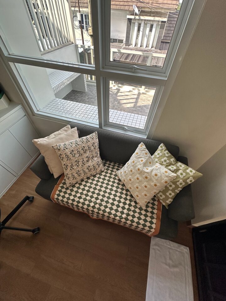 short form carousel card thumbnail