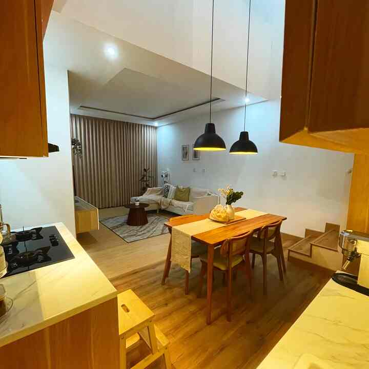 Ruang tamu, dapur & ruang makan di tingkat yang sama
#ruang tamu
#dapurdanruang makan
#rencana terbuka
#dapur kering
#rumah tingkat terpisah
#scandihouse
#rumahminimalis
#rumahcluster