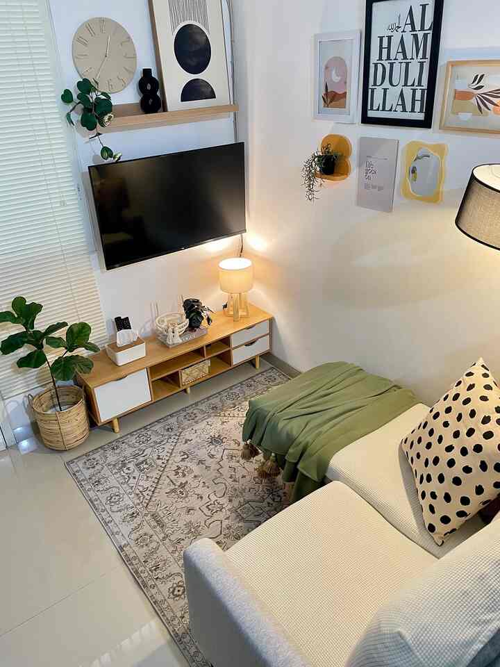 Update beberapa item dekorasi baru yg aku tambahkan di ruang tamu ku.

1. Mengganti Karpet
2. Menambahkan Hiasan di dinding

#ItemDekorasi
#ProdukDekorasi
#RuangTamuMungil
#IdeDekorasiRuangTamu
#RuangSantai