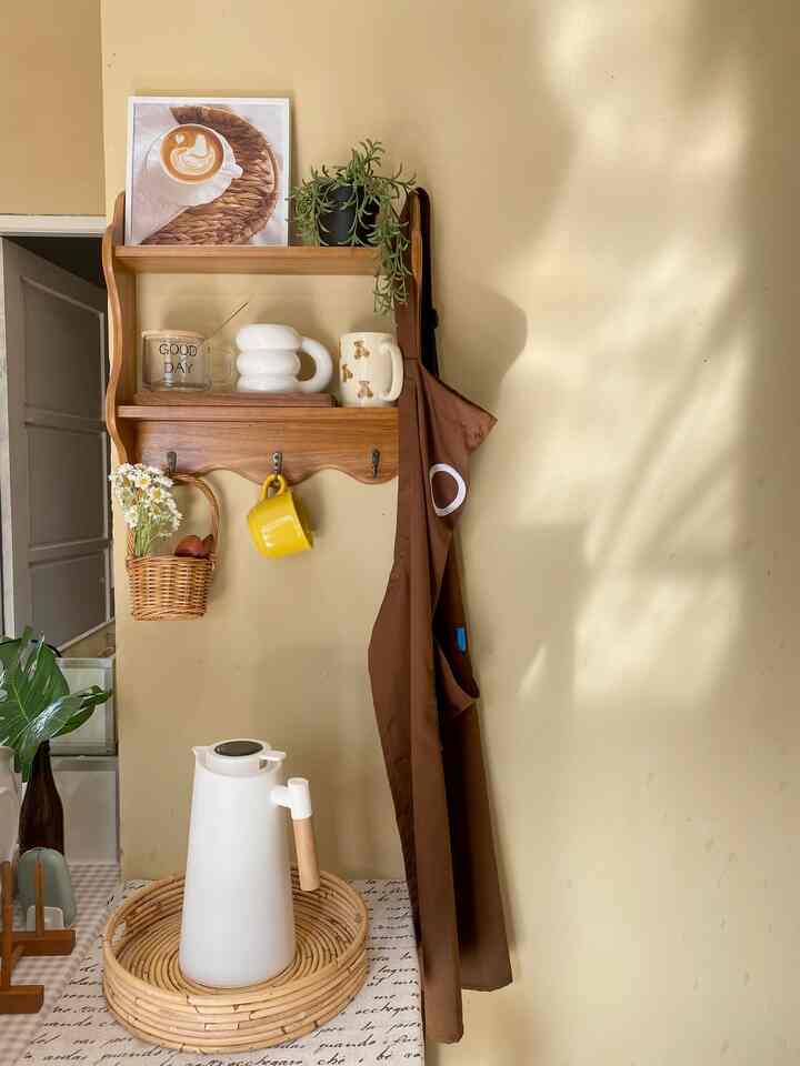 Dapur kalo kena cahaya ilahi masyaAllah sekali , ceritanya ini space coffe corner ku yang seumpritt .. 
doain semoga bisa upgrade meja nya 🤍✨


#RumahRantau
#SpaceNgopi
#Coffecorner
#AsramaBrimob
#Dapursegaris
#DapurMungil
#Pontianak