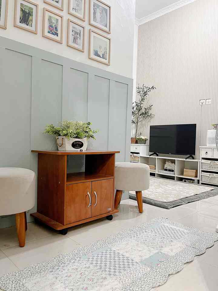 Banyak warna dirumah ini 🥰 Im happy with colour, masih memaksimalkan rumah kecil. Biar rapi banyak drawer 💙 #Homedecor #dekorasirumah #homeinspiration #homeideas #interiorstyling #rumahcantik #desainrumah #inspirasirumah #desainrumahminimalis #desainrumah #rumahminimalis #rumahkorea  #vintagehome #modernfarmhouse #yasmihehome  #rumahjapandi #jendelaoval #jendelabulat 