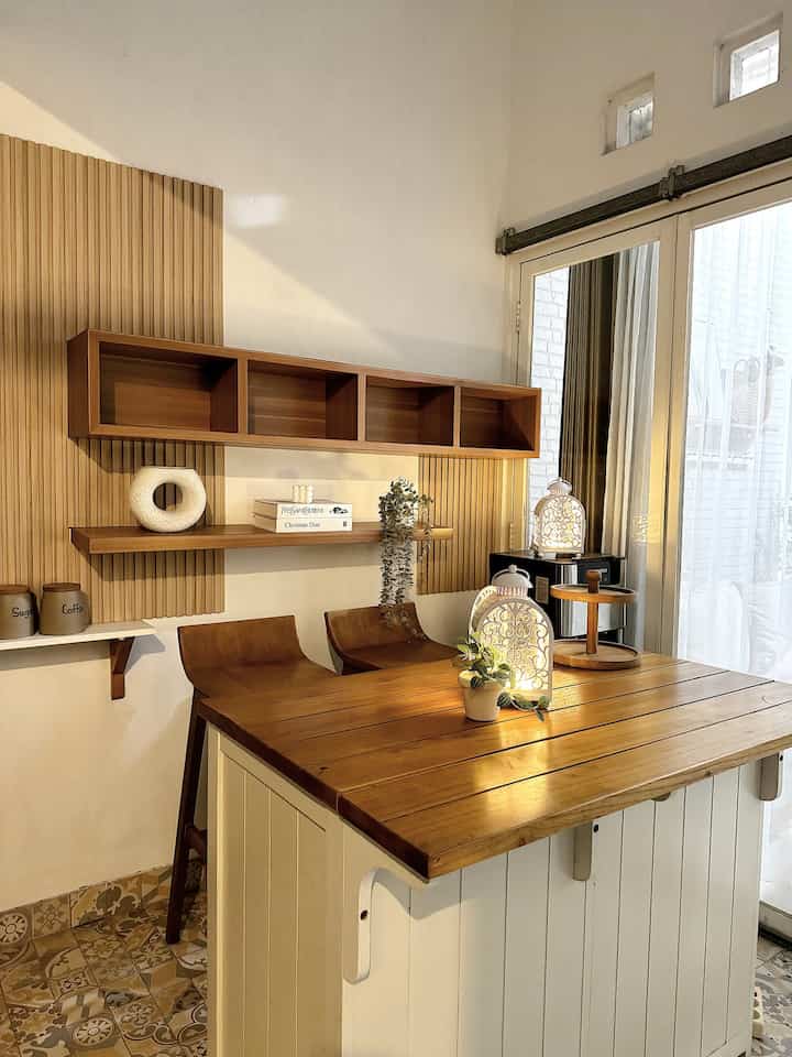 バックテラスはコーヒータイムに使用しており、より美しくするために壁にいくつかの壁パネルを追加しています。


#ハウステラス
#家のテラス裏
#コーヒー店
#コーヒーコーナー
#装飾予算
#お気に入りの部屋