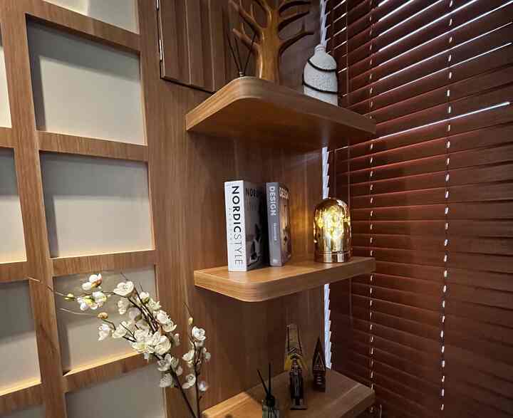 Dekorasi andalan!

Rak dan dekorasi favorit di ruang keluarga balebari

#dekorbudgetfriendly #aestheticaffordable #spilldecorlowbudget #decorjapandi #rakdinding #foyerjapandi #bufetminimalis