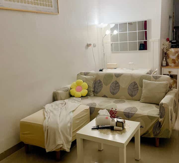 🛒 item dekorasi stylish/aesthetic budget-friendly 💰💯🔎

Item dekorasi & minimalis furniture ini sangat mudah ditemukan di Toko Offline maupun Online, rata-rata warna yang saya pilih ini warna putih karena menyesuaikan tema rumah. 

Semoga menginspirasi 🥰🤍

#DekorBudgetFriendly #AestheticAffordable #SpillDecorLowBudget #homeinspo #dekorasirumah #scandinavian #perintilanestetik 