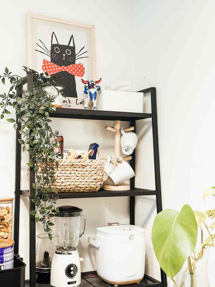 “Decoration budget friendly”

Hola selamat siang dari casaaksadaru! 
Hai hai aku mau spill beberapa item dekorasi yang menurutku budget friendly dan tentunya estetik. Apa aja ? Baca lengkapnyaa yaaa tetangga 🤍

1. Tempat tissue putih
2. Rak hitam libie dari informa
3. Wall art gambar cat ini gemes banget dan bikin ruangan jadi hiduo gitu deh 🥰
4. Tanaman artificial dari ikea (pasti pada punya deh) 👀
5. Rak putih dari ikea
6. Vas scandinavian de ravenart
7. Arch tray hitam 
8. Ambalan putih dari ikea
9. Vas dari maesruang warna hitam 

Itulah beberapa items yg budget friendly dan tentunya estetik yang ada di rumah kami. Semoga bisa menginspirasi yaaaa 
Siang 🫶🏻

#DecorBudgetFriendly
#AestheticAffordable
#SpillDecorLowBudget
#casaaksadaru
#LowBudgetVersiCasaaksadaru
#HomeDecor
#inspohomedecor