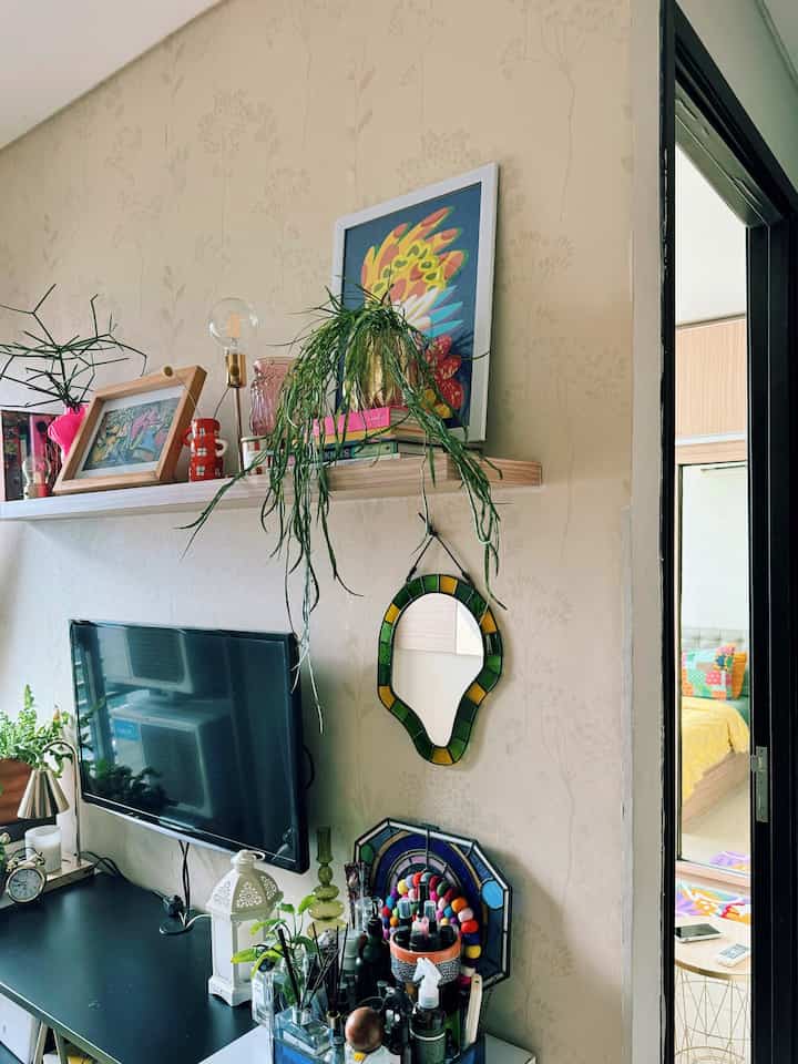 Berikut beberapa item dekorasi hemat anggaran namun estetis yang dapat Anda temukan di #pojokboho

✨ cermin kaca patri cantik <300k
✨lampu bohlam kecil kecil <100k
✨ lampu getaran Maroko <200k
✨ Gelas tempat lilin < 200k
✨ sarung sofa <200k
✨ lampu bohlam emas <200k

#DekorBudgetFriendly #AestheticAffordable #SpillDecorLowBudget